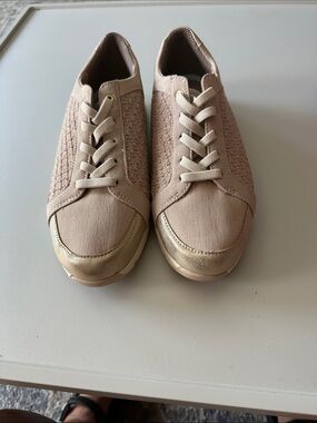 Life Stride Women's Blush Knit Sneakers with Gold Toe Detail